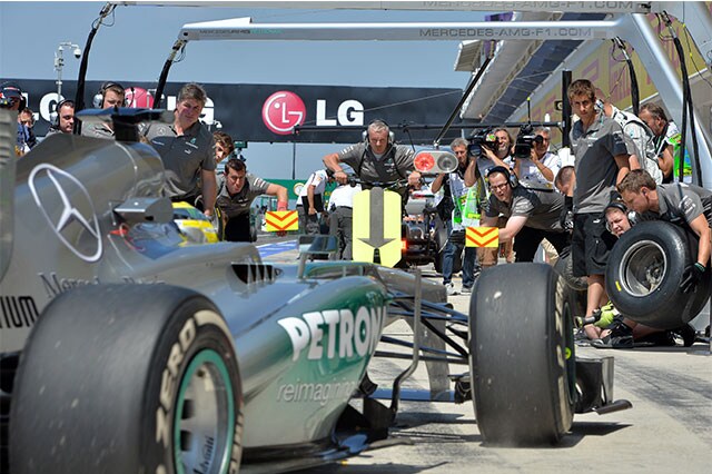 Mercedes impegnata a "scoprire" le Pirelli