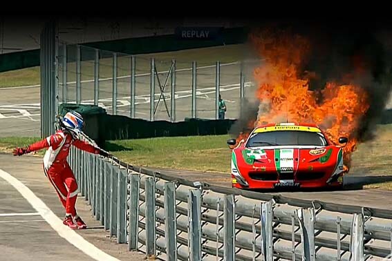 La Ferrari di Vilander a fuoco nel WEC!