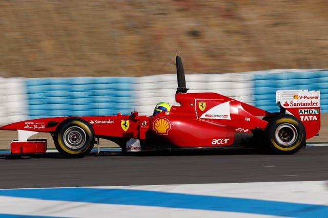 Ferrari in pista con De la Rosa