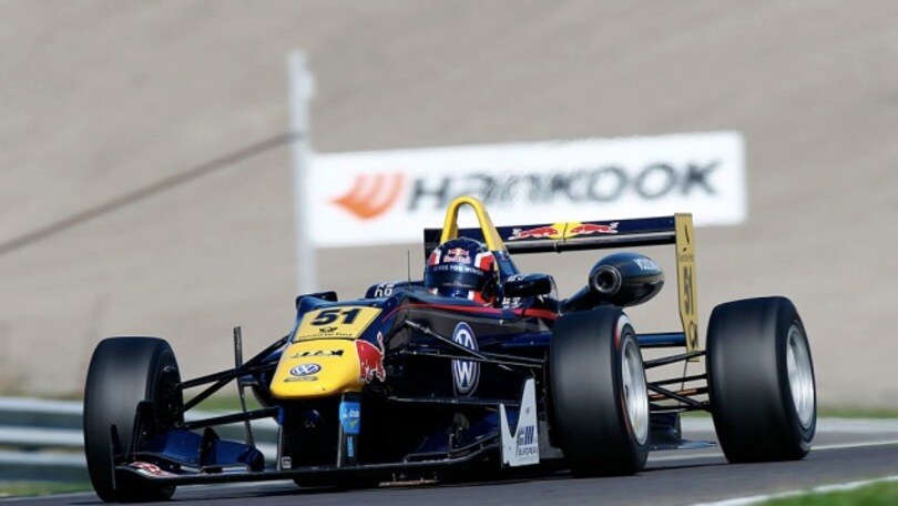 EuroF3, gara1: Kvyat imprendibile