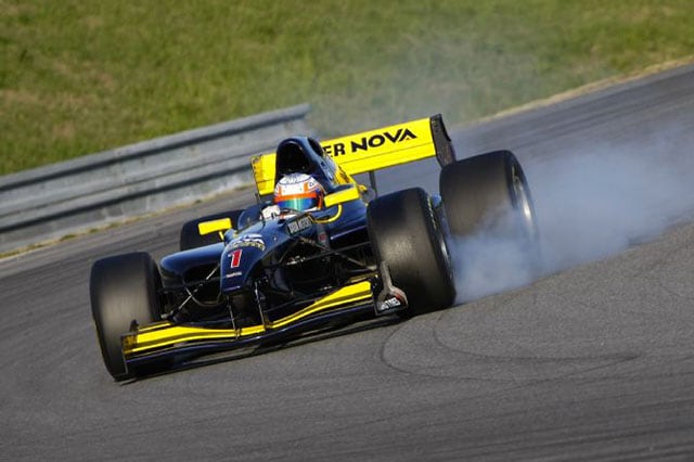 AutoGP: Karthikeyan vince gara-1