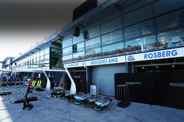 Melbourne, un giorno al via della F1