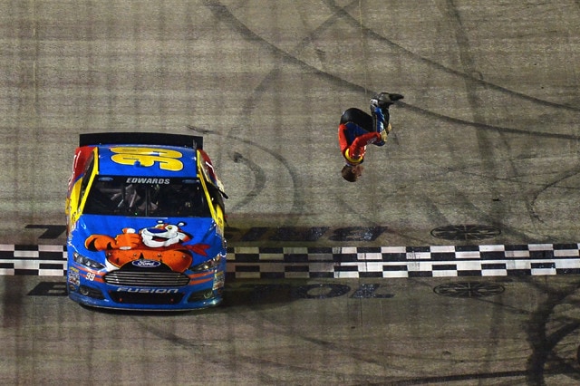 Nascar: nemmeno pioggia e commissari fermano Edwards
