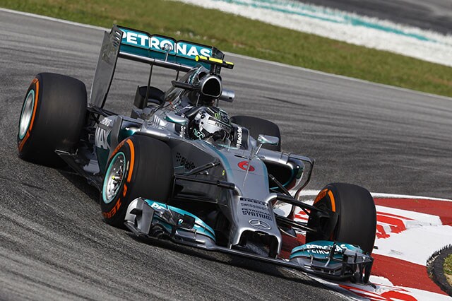 Prove F1 Malesia: le Mercedes poi Kimi in FP3