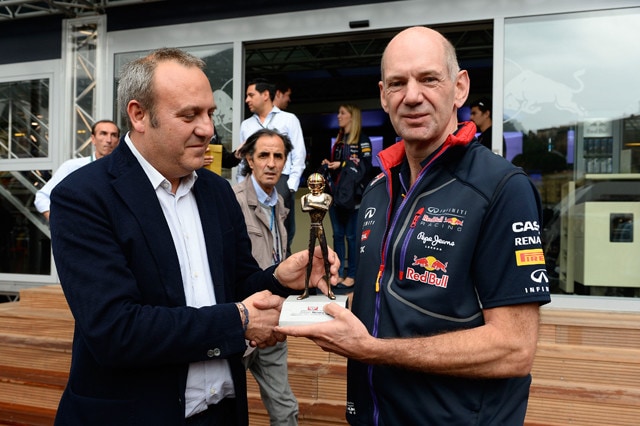 Newey riceve a Montecarlo il Casco d'Oro di Autosprint