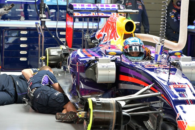 Vettel, allarme ricambi