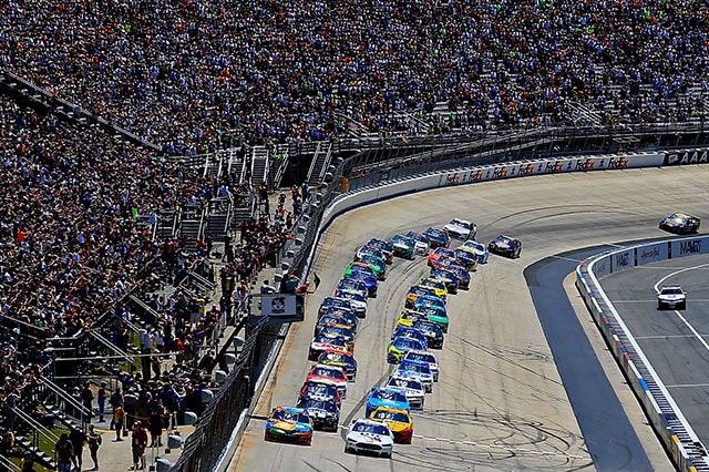 Nascar: ancora Jimmie Johnson