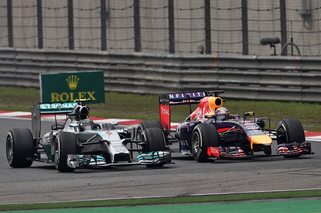 Renault all’attacco di Mercedes