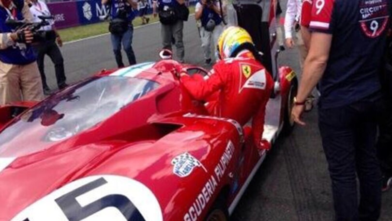Alonso fa un giro a Le Mans
