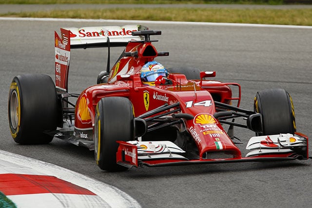 Alonso e i complimenti a Massa