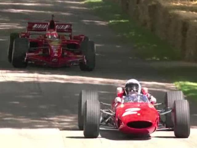 John e Kimi infiammano Goodwood