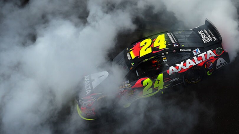 Nascar: Gordon batte Kahne sul "risparmio"