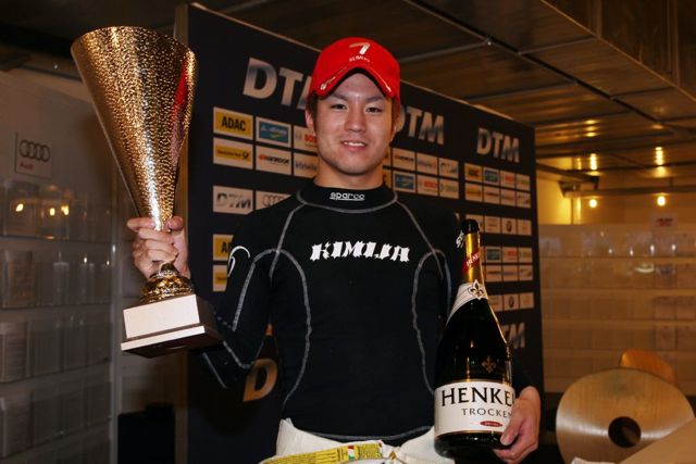 AutoGP: vince Kiss, Sato campione