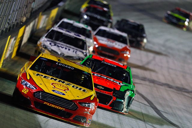 Nascar: Logano resiste a Keselowski a Bristol