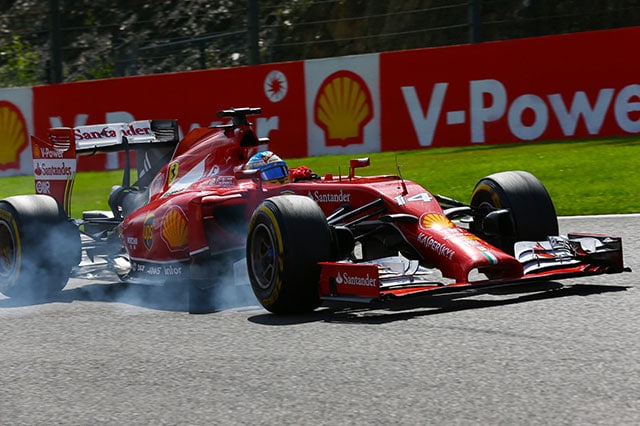 Alonso penalizzato e spintonato