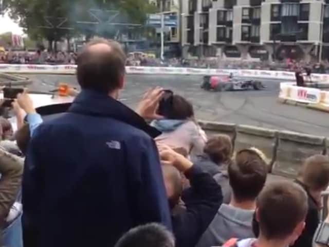 Verstappen, esordio col botto a Rotterdam