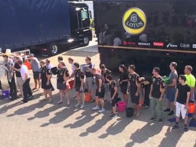 Doccia gelata per il team Lotus