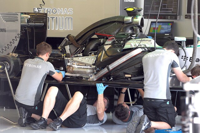 Motori F1, Mercedes fa retromarcia