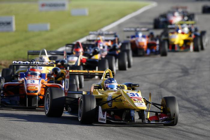 Euro F3, Auer fa felice lo zio Gerhard Berger