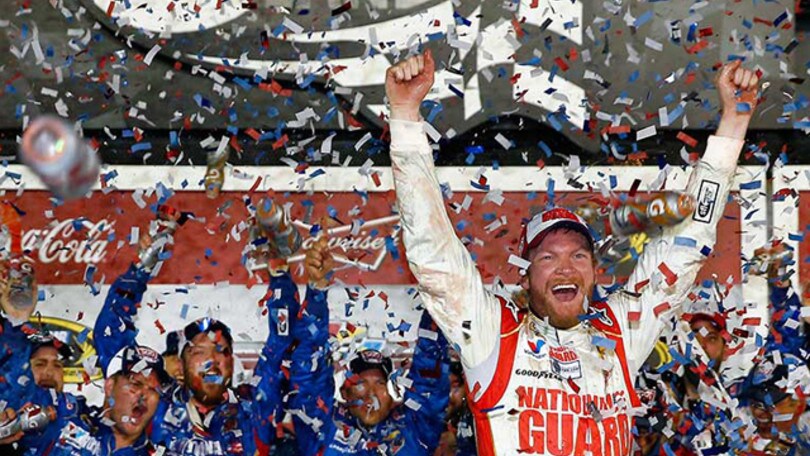 Nascar: Earnhardt vince, ma ormai è tardi