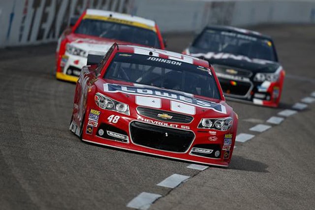 Nascar: Johnson vince, rissa ai box