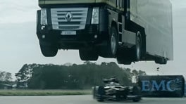 Tir Lotus salta una monoposto