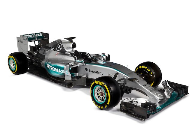 Nuova Mercedes W06 senza grosse novità