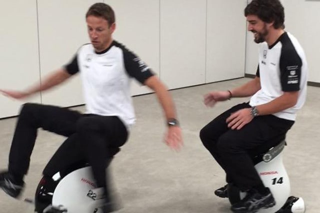 La strana sfida di Alonso e Button