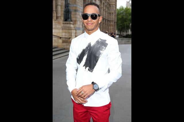 Lewis, ma come ti vesti? Il migliore in pista, il peggiore sui red carpet