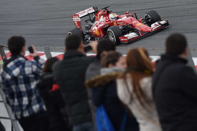 Vettel un po' sbadato, poi recupera