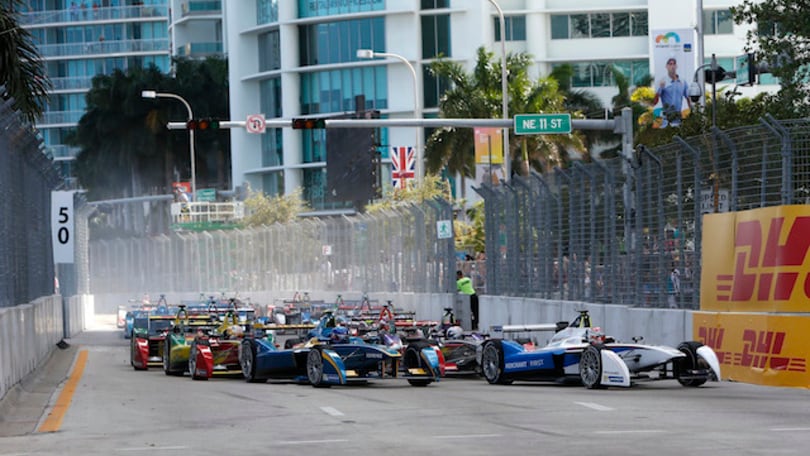 Rivediamo la Formula E a Miami (video)