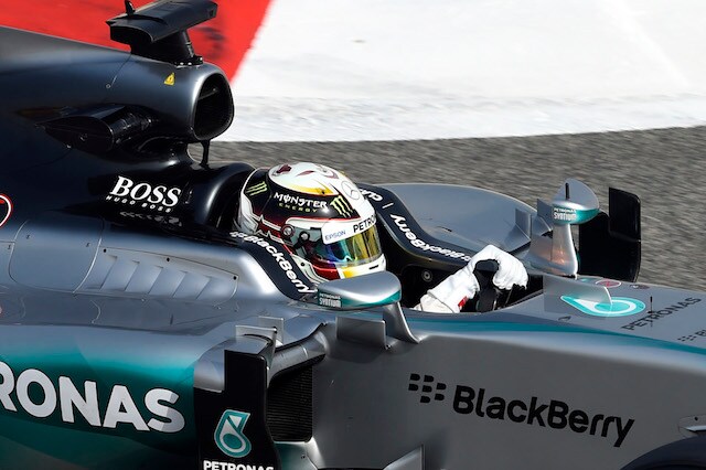 Bahrain F1, Hamilton cerca il passo