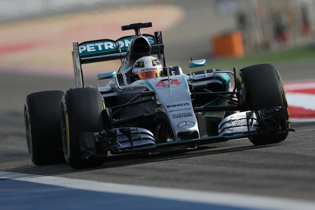 Hamilton, abbonato alla pole