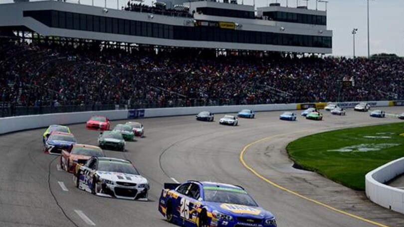 Nascar a Richmond: primo successo per Kurt Busch