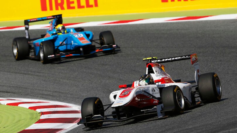 GP3: vince Kirchhofer, Fuoco appena fuori podio