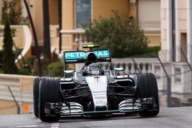 Rosberg e Lowe: "Ci sarà da lavorare un po', sabato mattina"