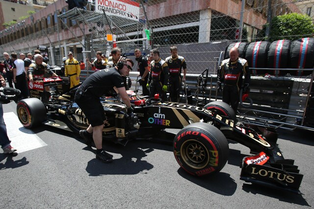 F1, ore importanti per Renault e Lotus