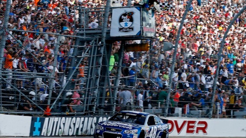 Nascar: Johnson cala il poker