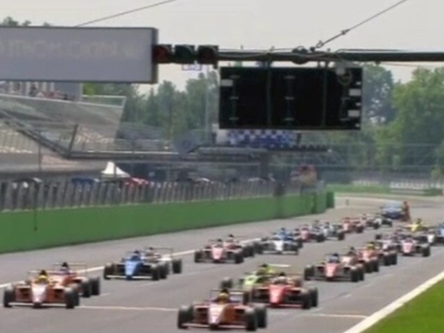 Formula 4 Monza, furore Zhou
