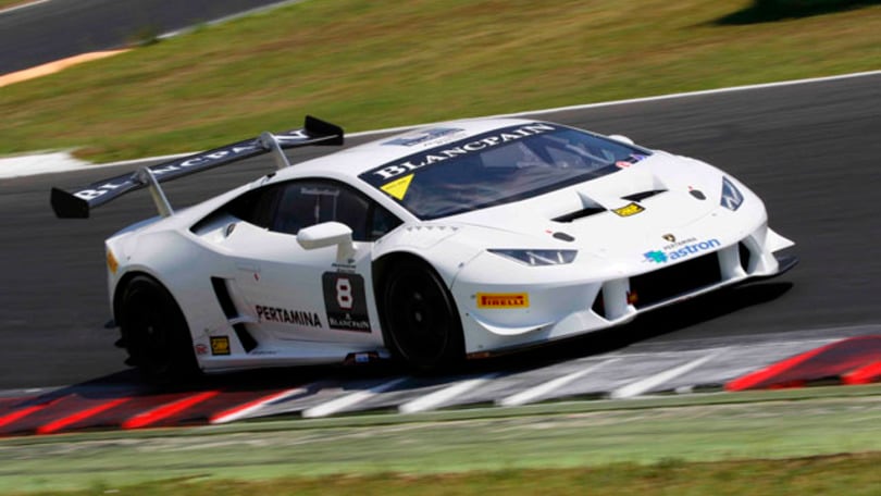 Casey Stoner in pista su Lamborghini Huracàn