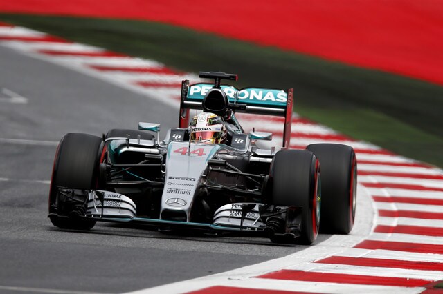 F1, Hamilton: "Se ci provi, fai errori"