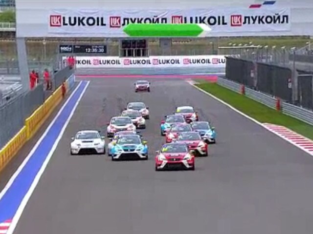 TCR Sochi, Comini torna in vetta