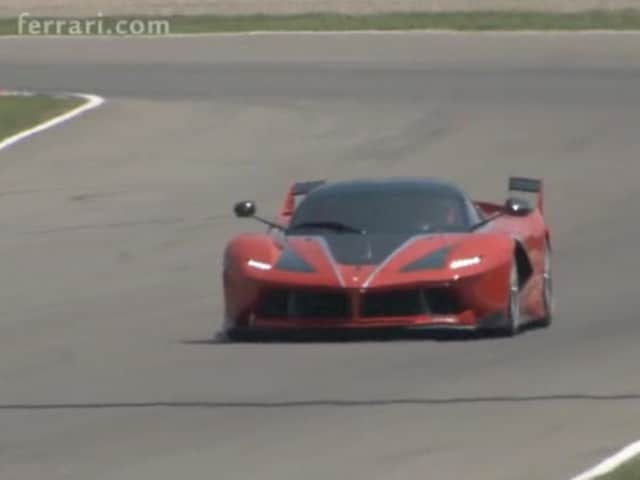 Andrea Bertolini presenta la Ferrari FXX K