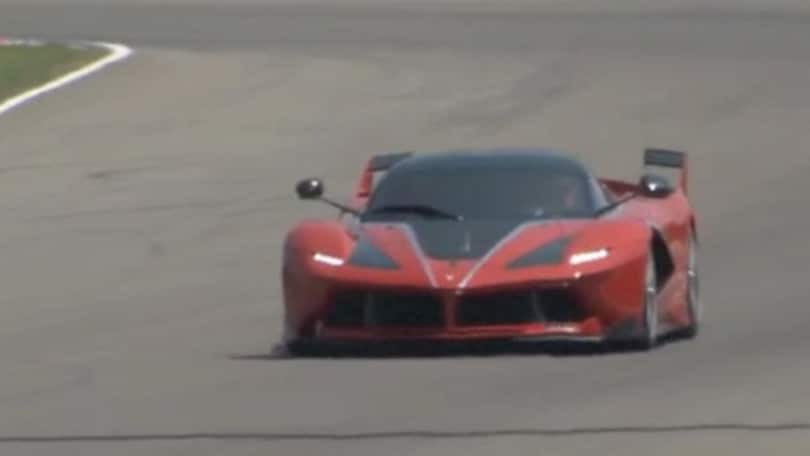 Andrea Bertolini presenta la Ferrari FXX K