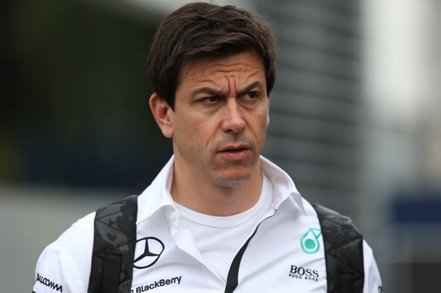Wolff: "Basta critiche alla F1"