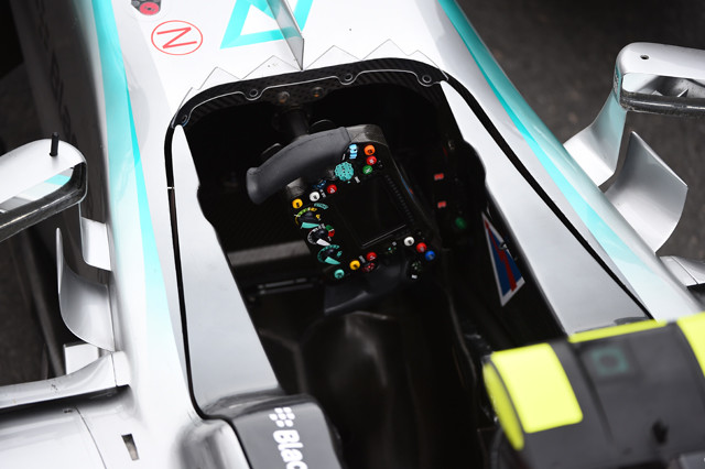 F1, cockpit chiusi: Lewis dice sì