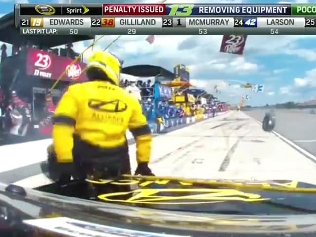 Nascar, Keselowski: strike ai box!