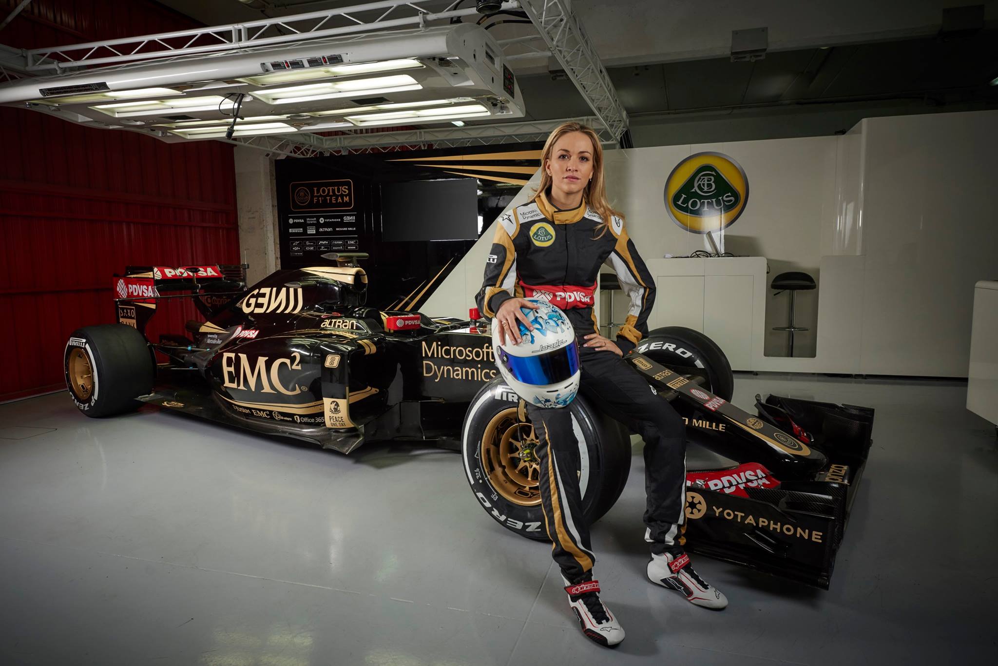 Ecclestone difende Carmen Jorda: "E' una brava pilota"