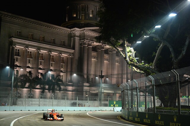 F1 Singapore: pole a Vettel!