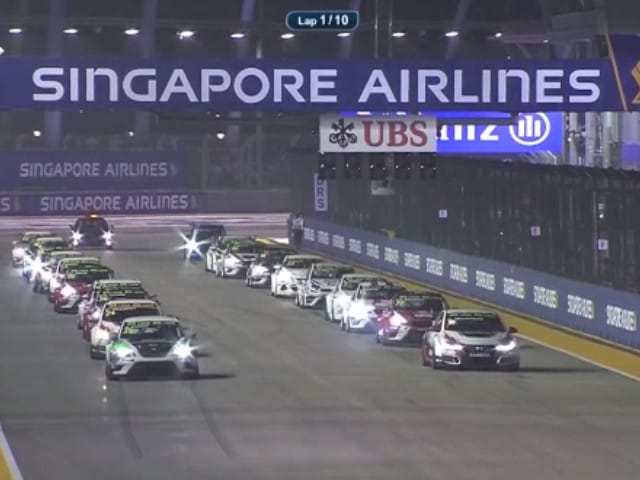 TCR Singapore, Comini torna leader
